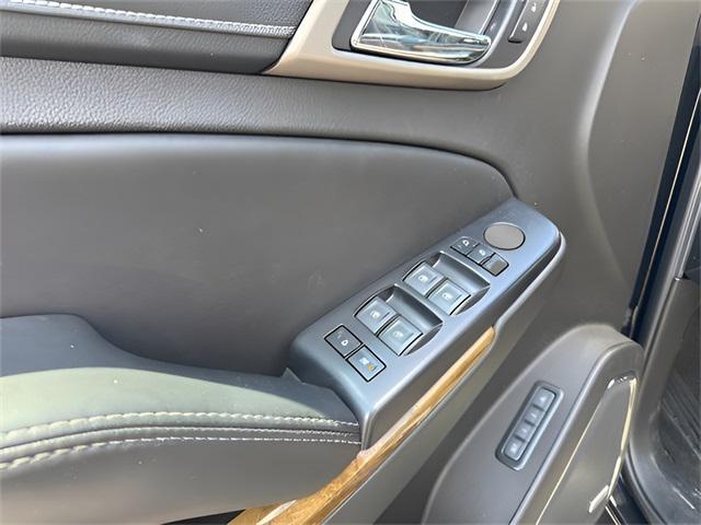 used 2017 GMC Yukon car, priced at $25,995
