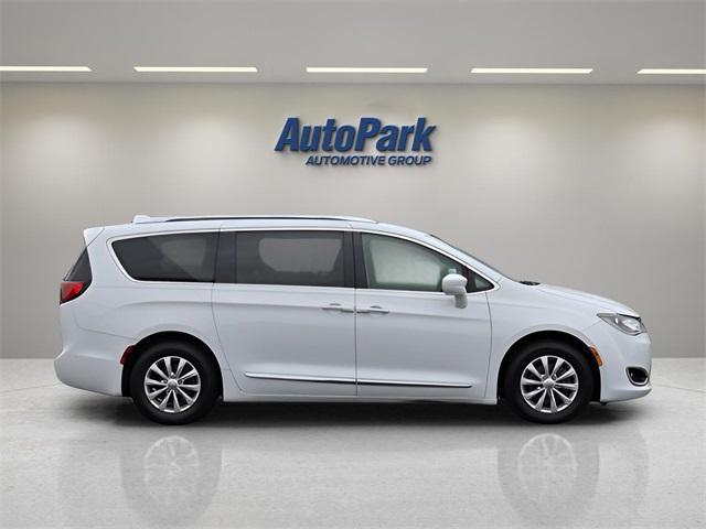 used 2018 Chrysler Pacifica car, priced at $13,495