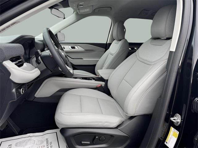 new 2025 Ford Explorer car, priced at $48,660