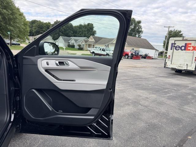 new 2025 Ford Explorer car, priced at $48,660