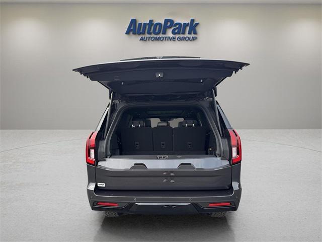 new 2025 Ford Expedition car, priced at $84,040