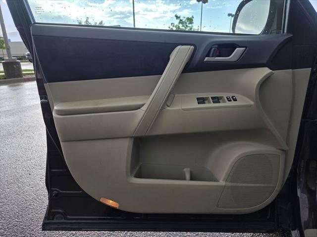 used 2013 Toyota Highlander car, priced at $12,000