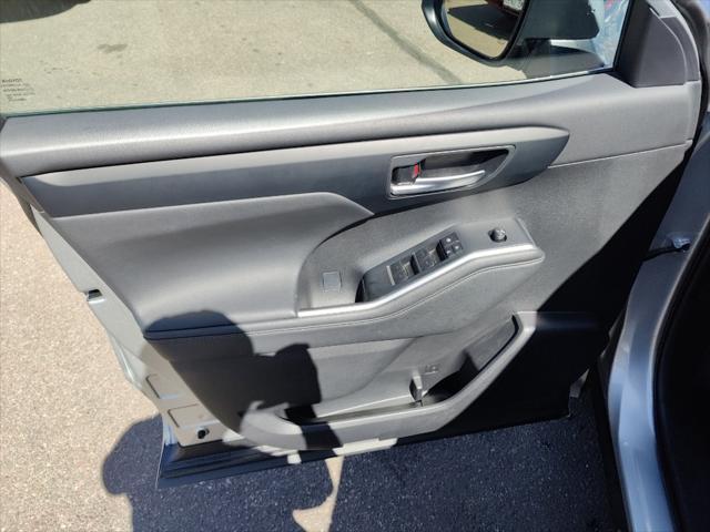 used 2024 Toyota Highlander car, priced at $40,500