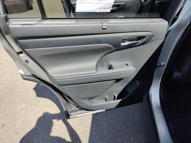 used 2024 Toyota Highlander car, priced at $40,500