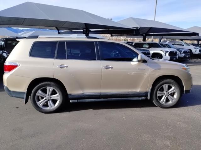 used 2013 Toyota Highlander car, priced at $17,000