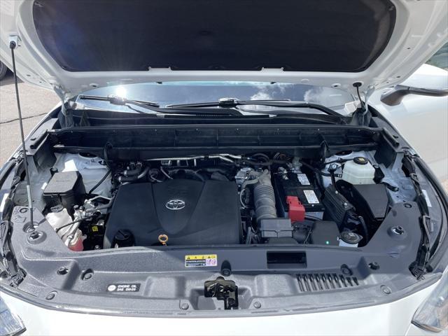 used 2020 Toyota Highlander car, priced at $31,000
