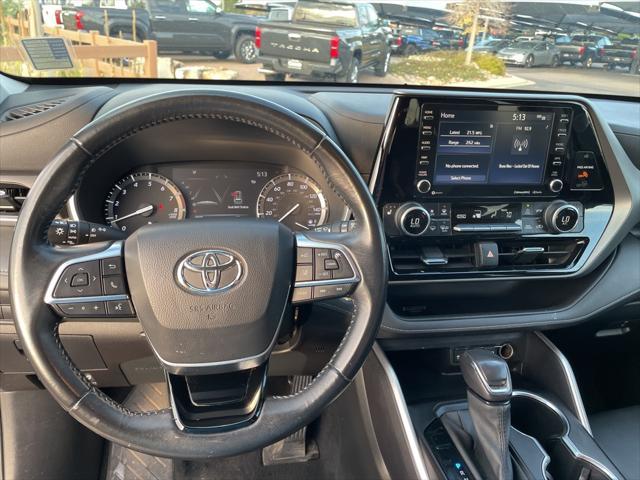 used 2021 Toyota Highlander car, priced at $31,500