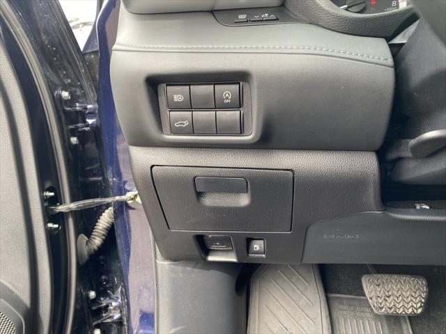 used 2023 Toyota Highlander car, priced at $37,500