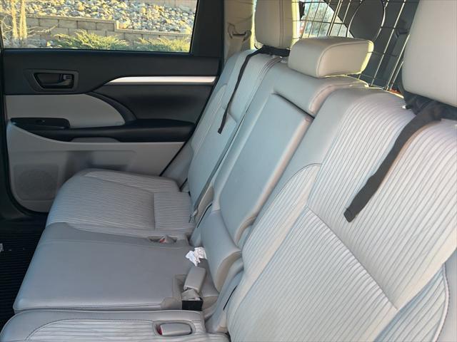 used 2019 Toyota Highlander car, priced at $23,250