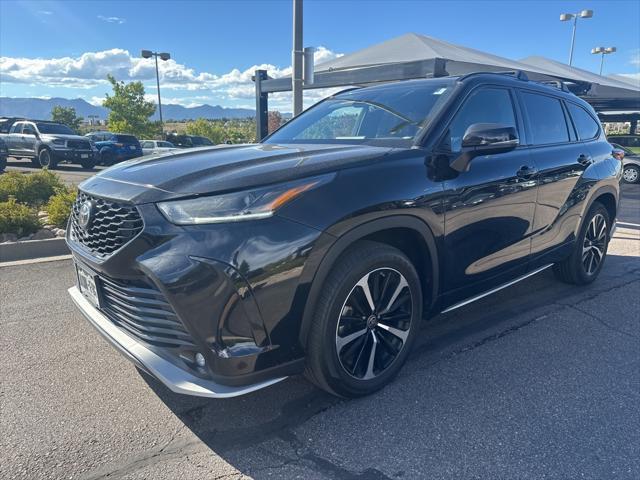 used 2022 Toyota Highlander car, priced at $40,500