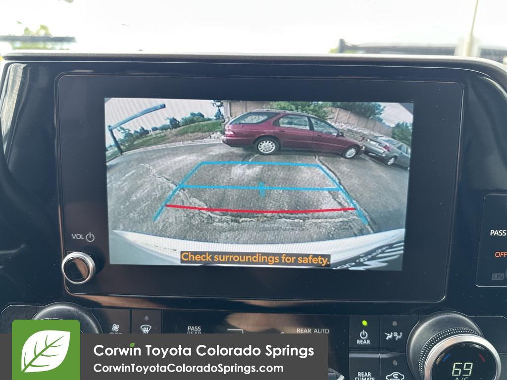 used 2024 Toyota Highlander car, priced at $38,500