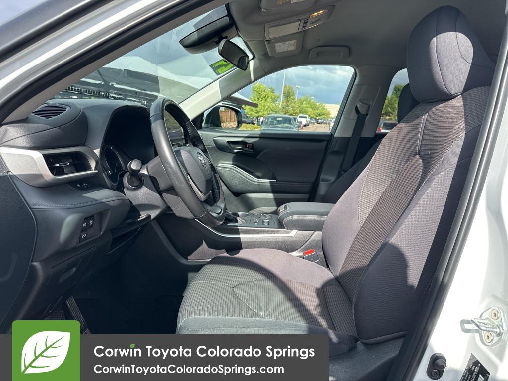 used 2024 Toyota Highlander car, priced at $38,500