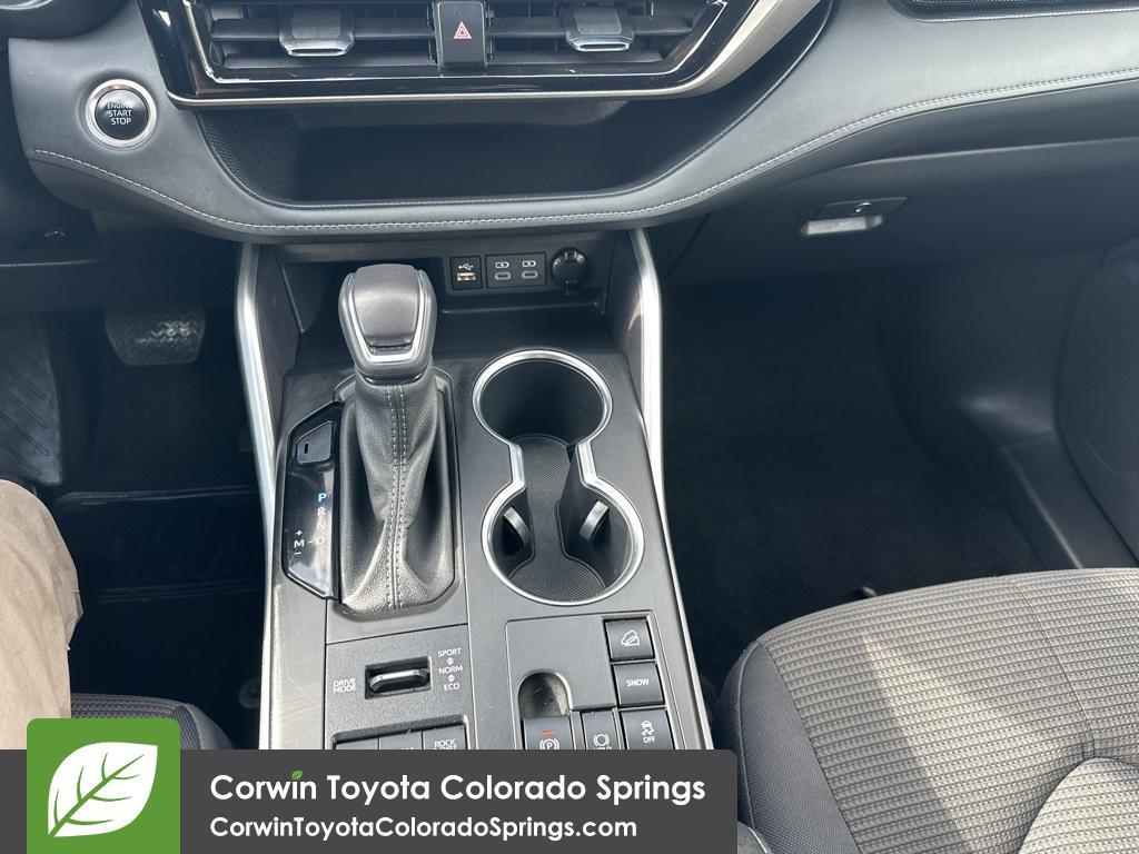 used 2024 Toyota Highlander car, priced at $38,500