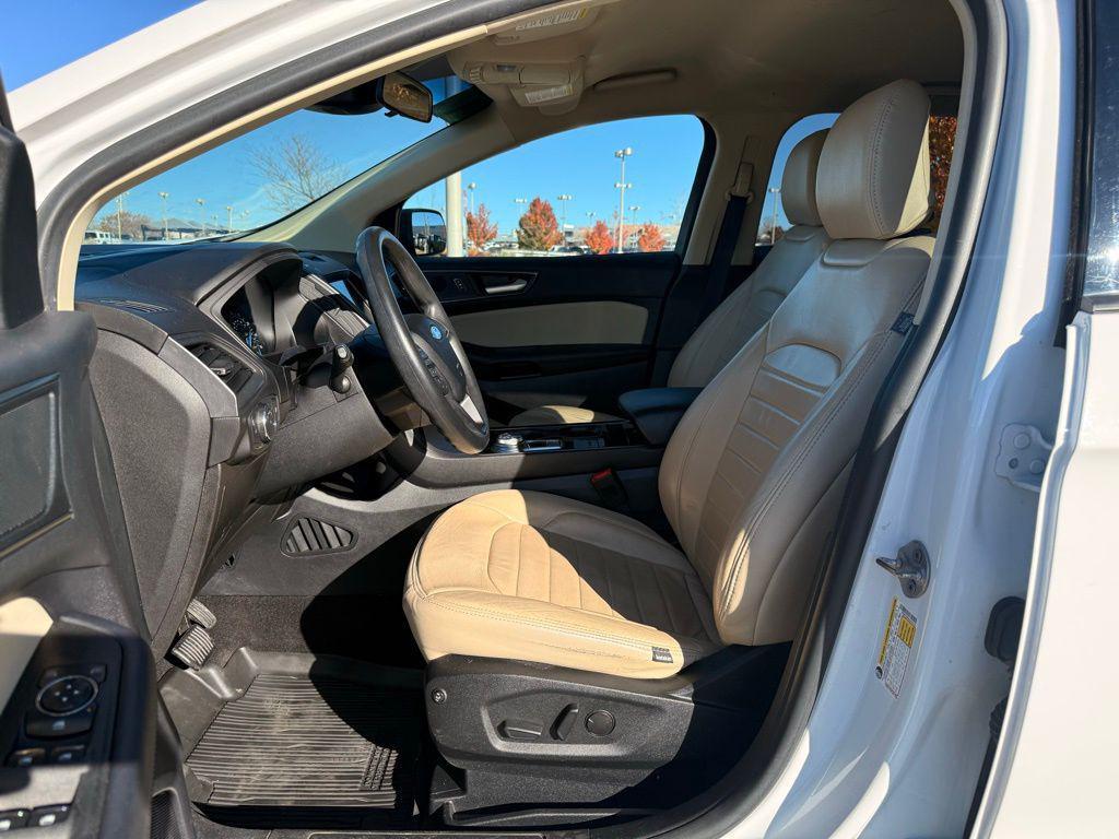 used 2020 Ford Edge car, priced at $14,000