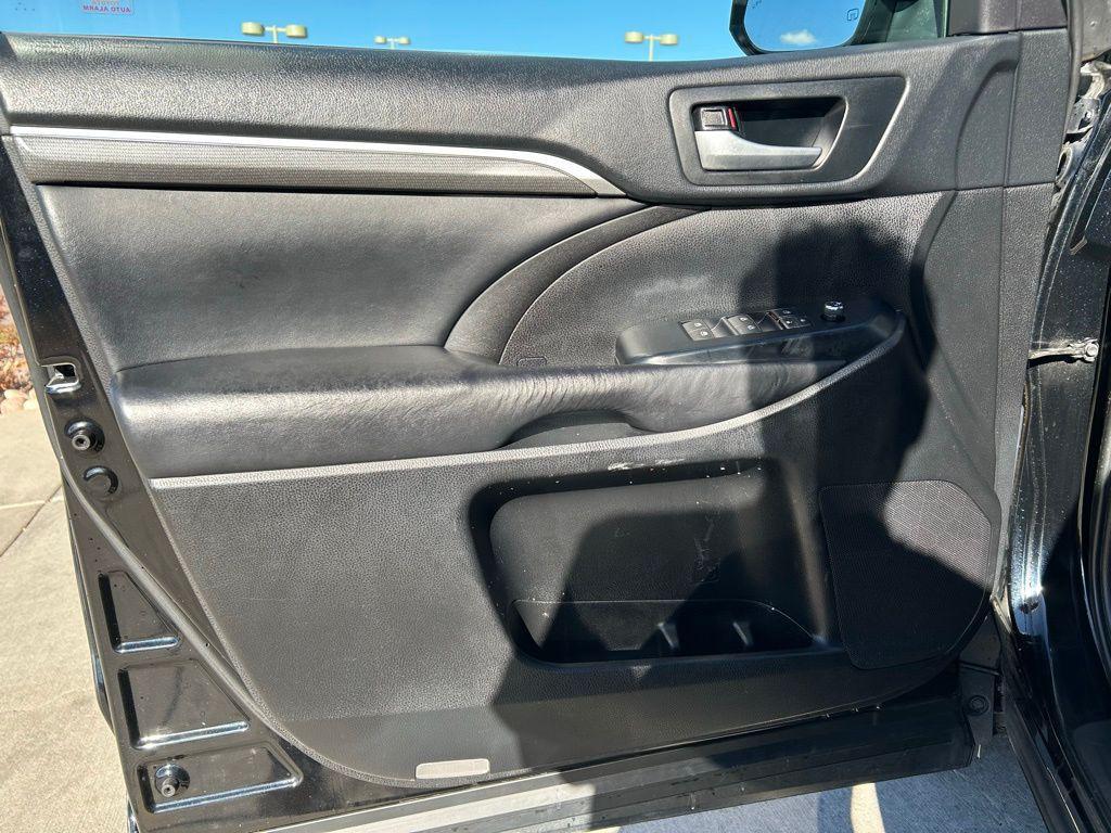used 2018 Toyota Highlander car, priced at $23,000