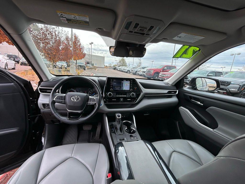 used 2021 Toyota Highlander Hybrid car, priced at $38,500
