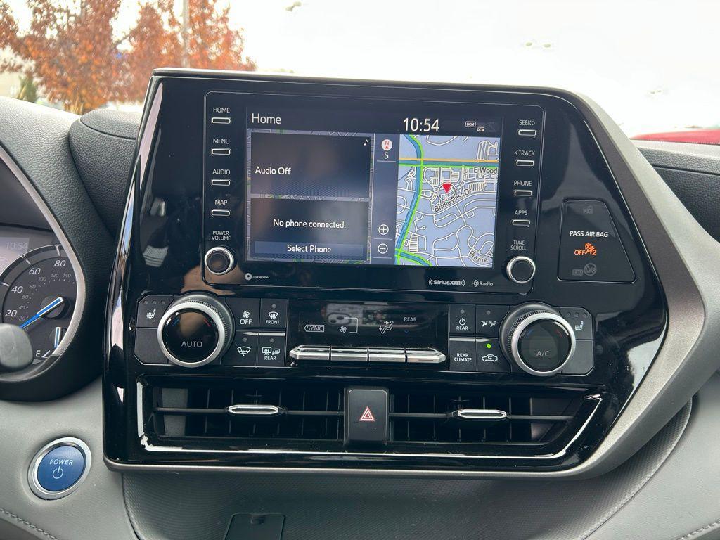 used 2021 Toyota Highlander Hybrid car, priced at $38,500