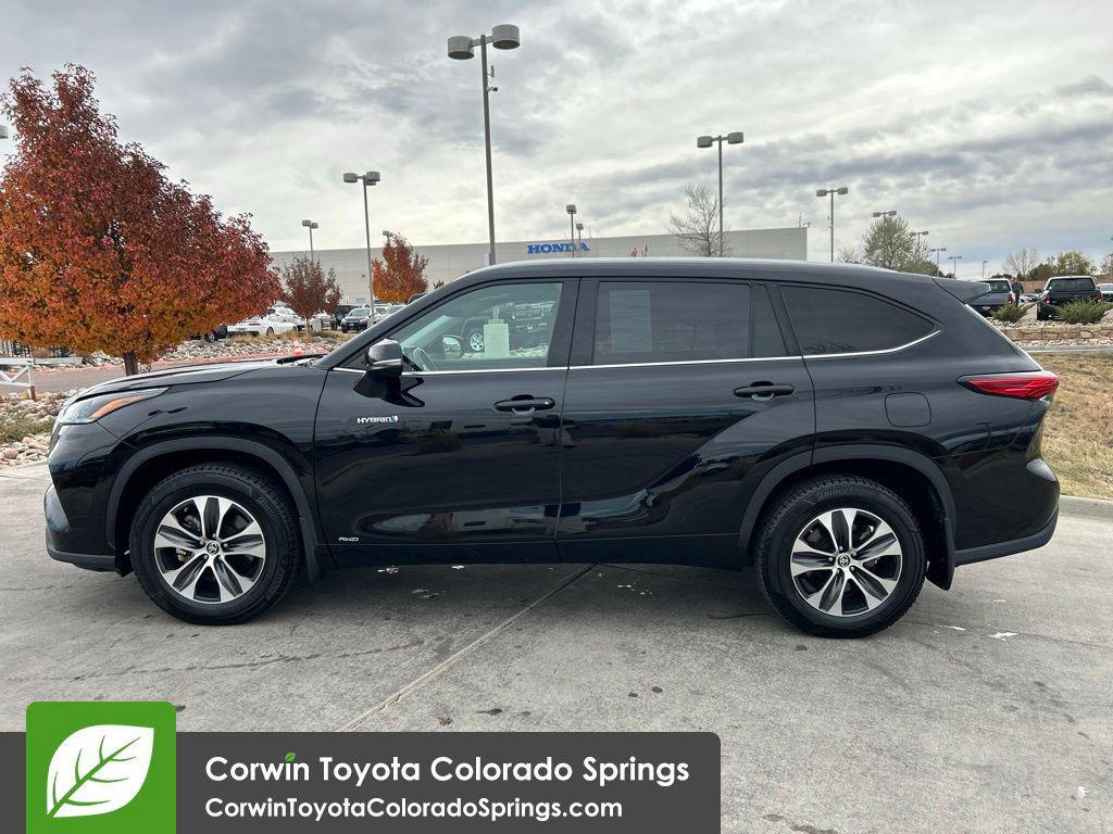 used 2021 Toyota Highlander Hybrid car, priced at $38,500