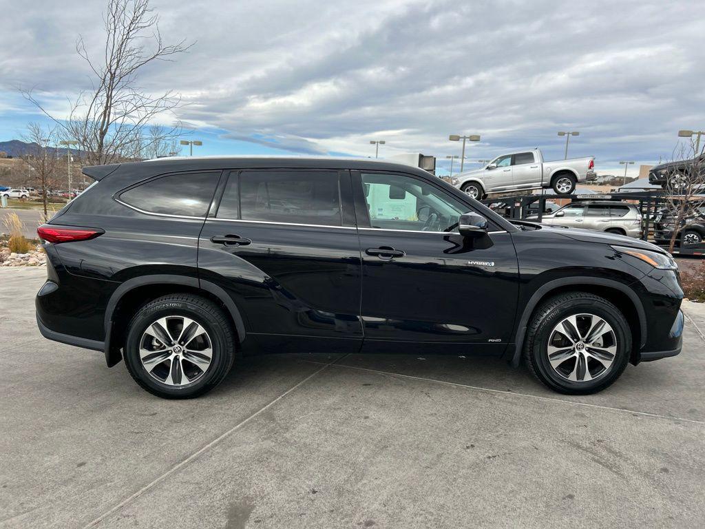 used 2021 Toyota Highlander Hybrid car, priced at $38,500