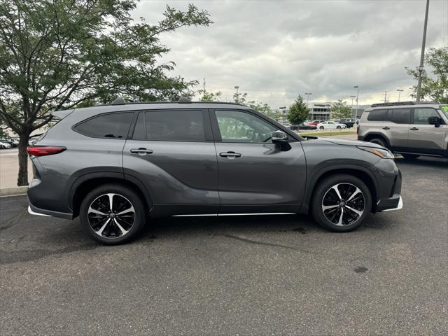 used 2022 Toyota Highlander car, priced at $40,000