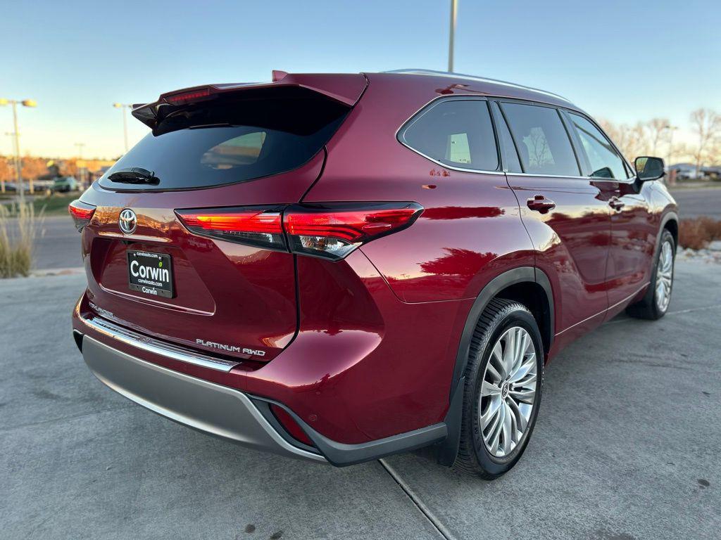 used 2023 Toyota Highlander car, priced at $43,500
