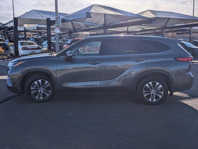 used 2021 Toyota Highlander car, priced at $32,700