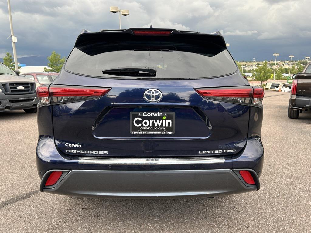 used 2022 Toyota Highlander car, priced at $37,500