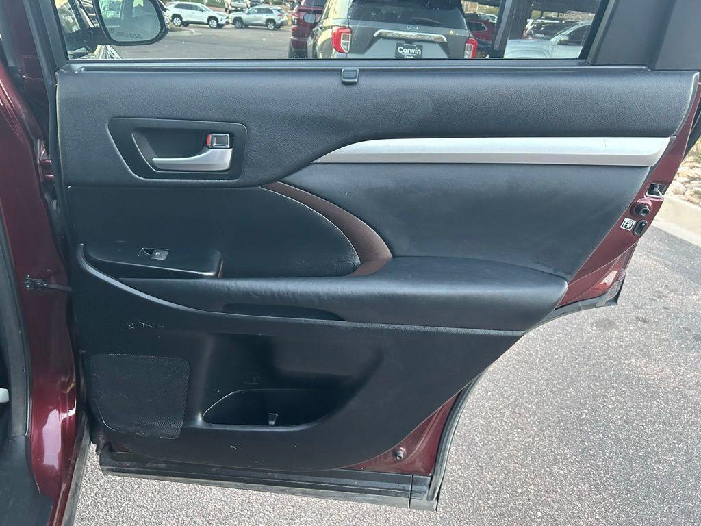 used 2014 Toyota Highlander car, priced at $14,000