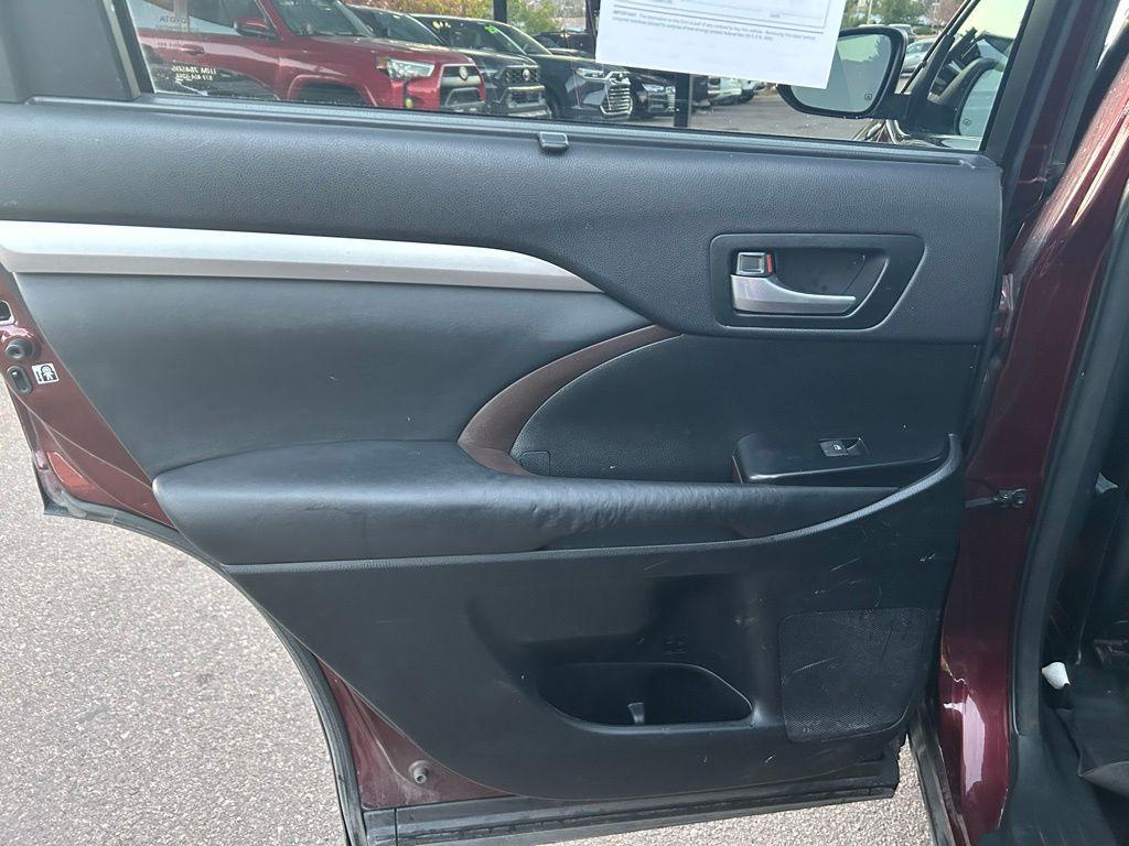 used 2014 Toyota Highlander car, priced at $14,000