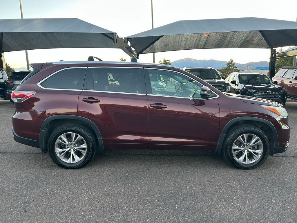used 2014 Toyota Highlander car, priced at $14,000