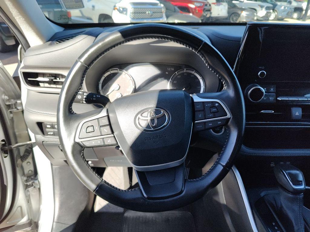 used 2024 Toyota Highlander car, priced at $33,000