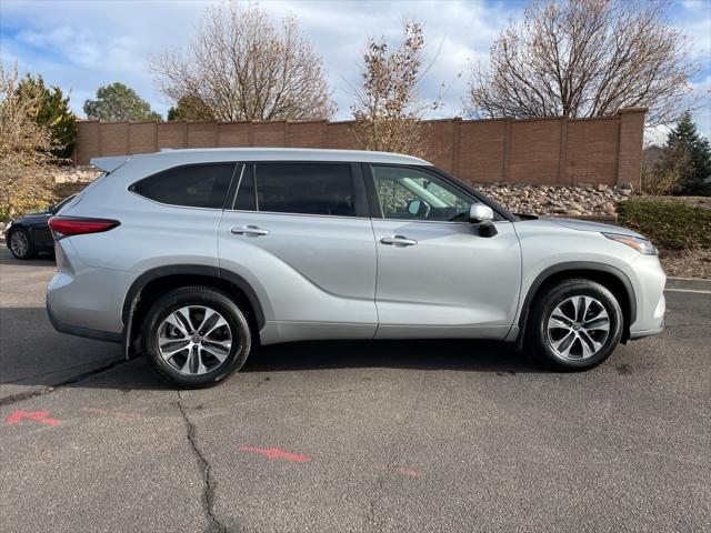 used 2023 Toyota Highlander car, priced at $38,500