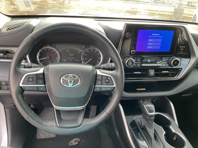 used 2023 Toyota Highlander car, priced at $38,500