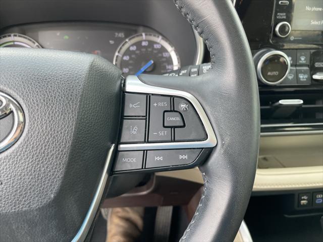 used 2022 Toyota Highlander Hybrid car, priced at $38,000