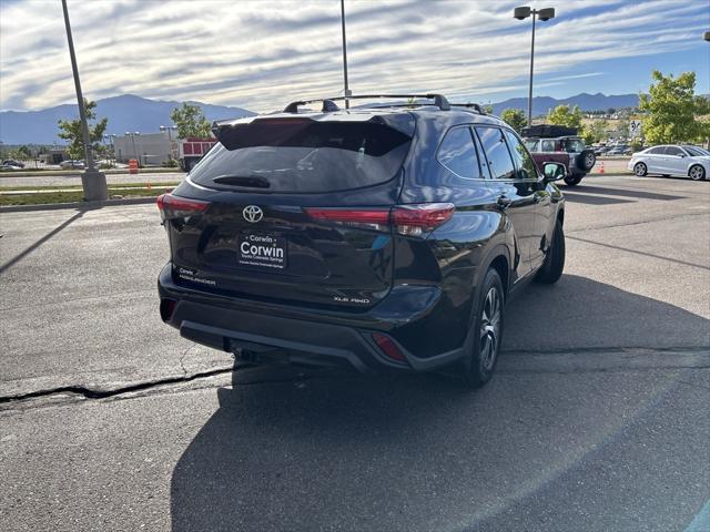 used 2022 Toyota Highlander car, priced at $37,500