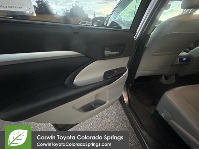 used 2019 Toyota Highlander car, priced at $26,500