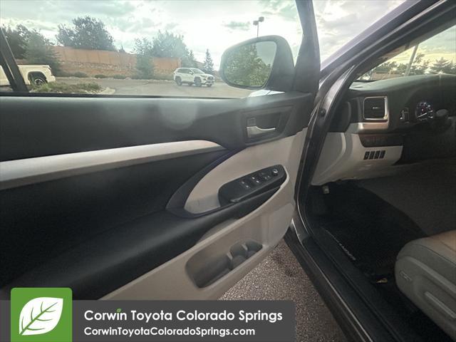 used 2019 Toyota Highlander car, priced at $26,500