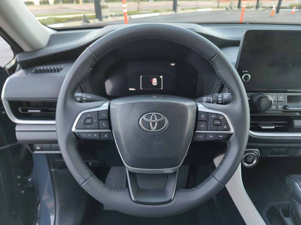 used 2025 Toyota Grand Highlander car, priced at $46,500