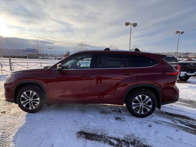 used 2020 Toyota Highlander car, priced at $33,000