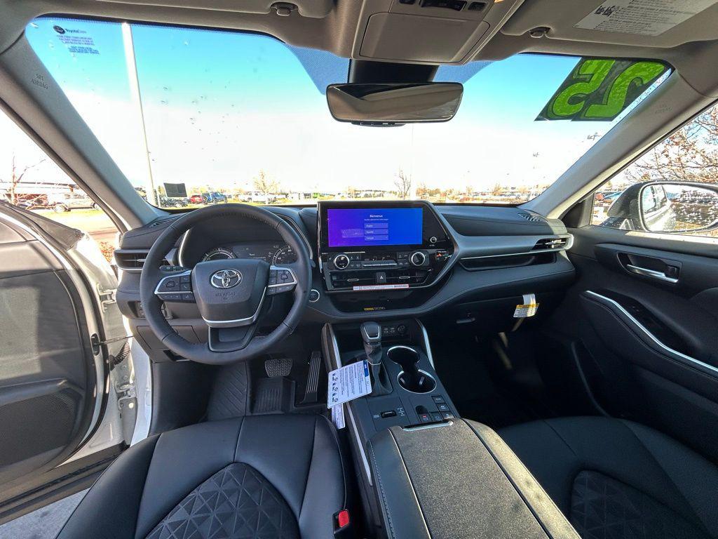 used 2025 Toyota Highlander Hybrid car, priced at $53,056