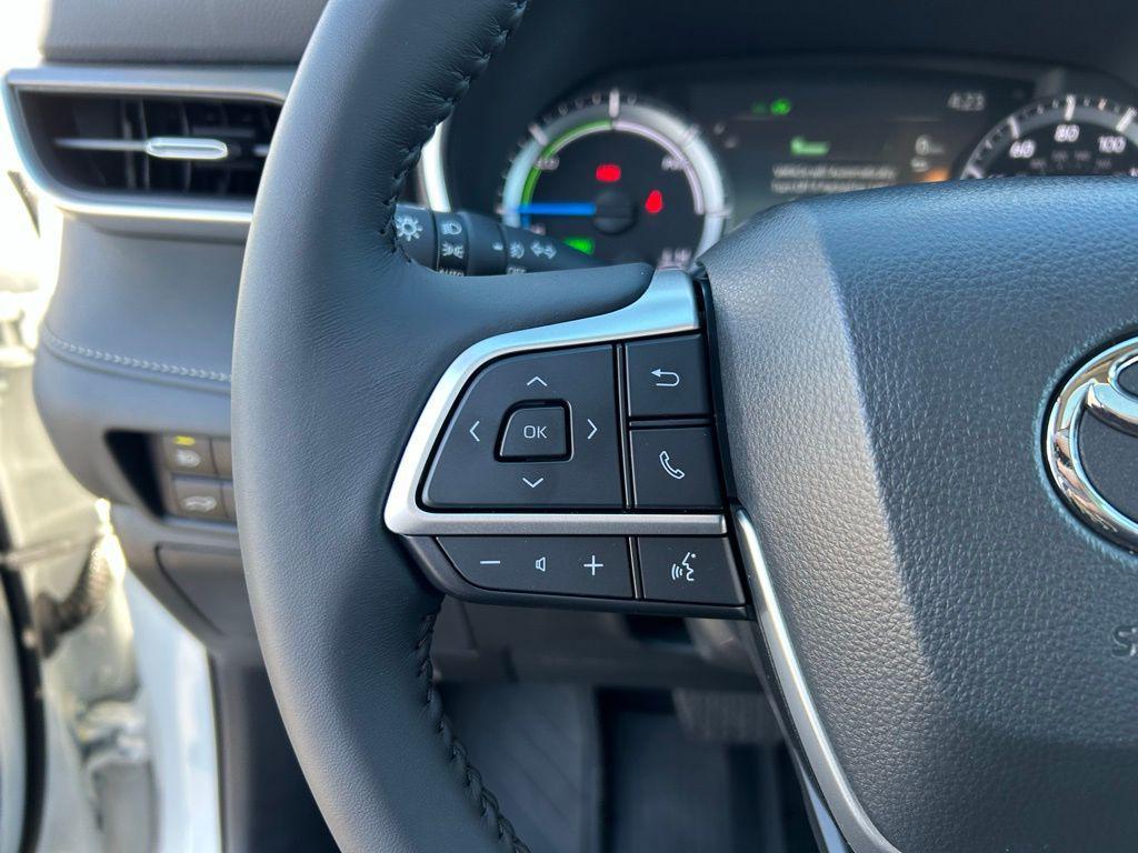 used 2025 Toyota Highlander Hybrid car, priced at $53,056