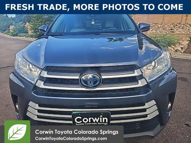 used 2019 Toyota Highlander Hybrid car, priced at $27,500