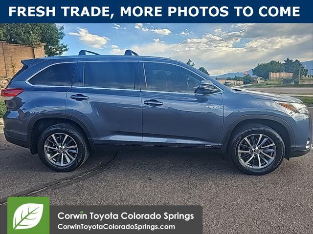 used 2019 Toyota Highlander Hybrid car, priced at $27,500