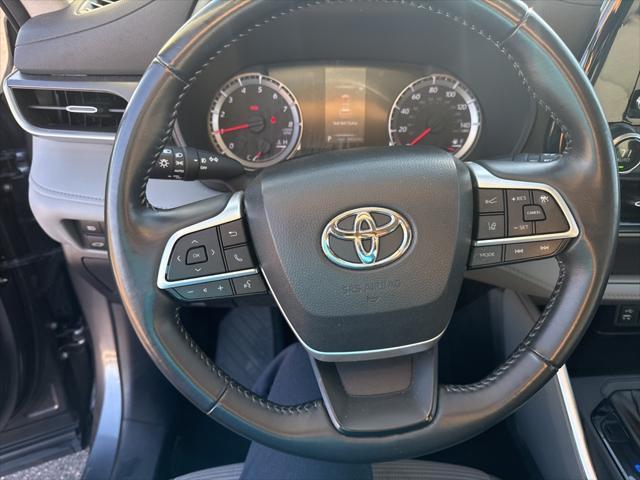 used 2022 Toyota Highlander car, priced at $30,000