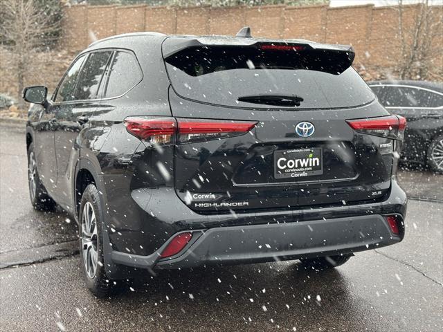 used 2022 Toyota Highlander Hybrid car, priced at $37,500