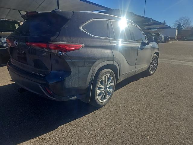 used 2021 Toyota Highlander car, priced at $38,500