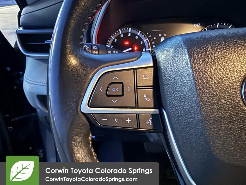 used 2022 Toyota Highlander car, priced at $36,500