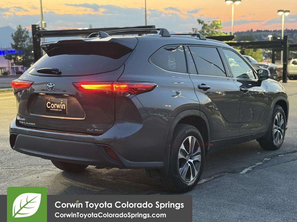 used 2022 Toyota Highlander car, priced at $36,500
