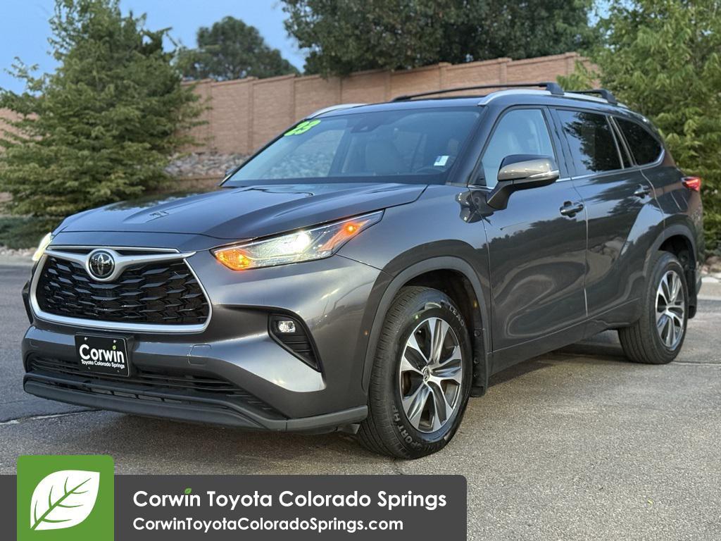 used 2022 Toyota Highlander car, priced at $36,500