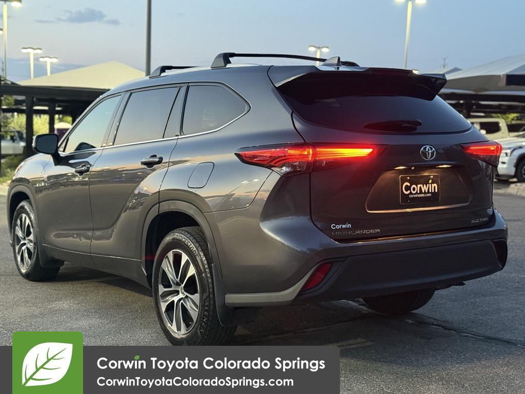 used 2022 Toyota Highlander car, priced at $36,500